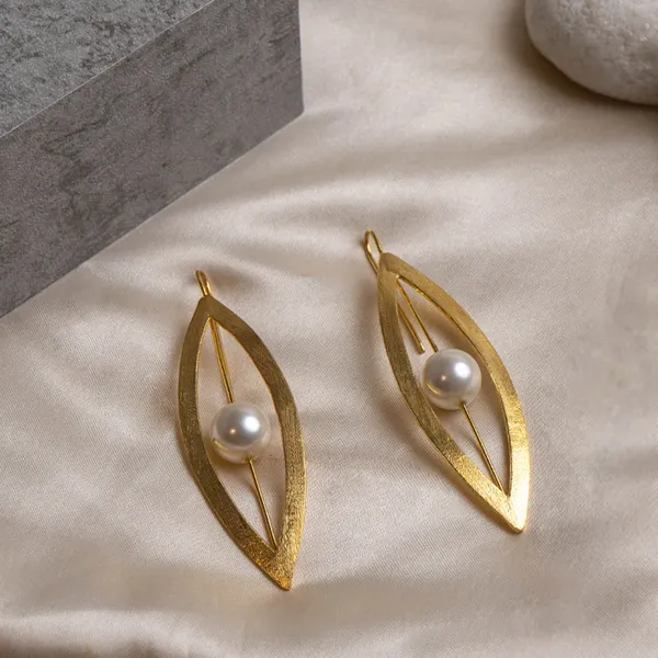 Premium_And_Fancy_Design_Brass_Bold_Earring