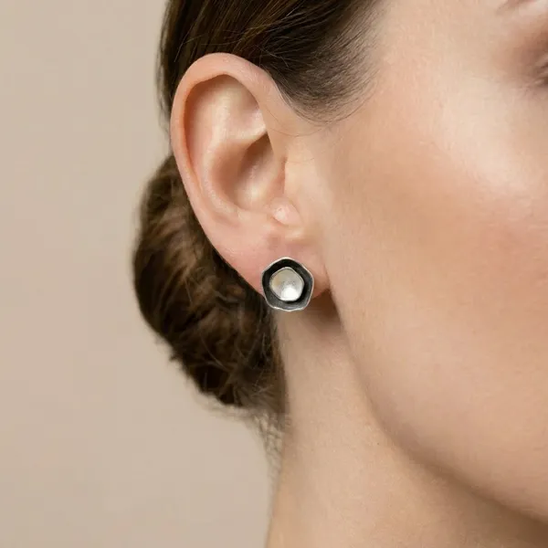 Premium_And_Fancy_Design_Brass_Illusion_Earring_Black