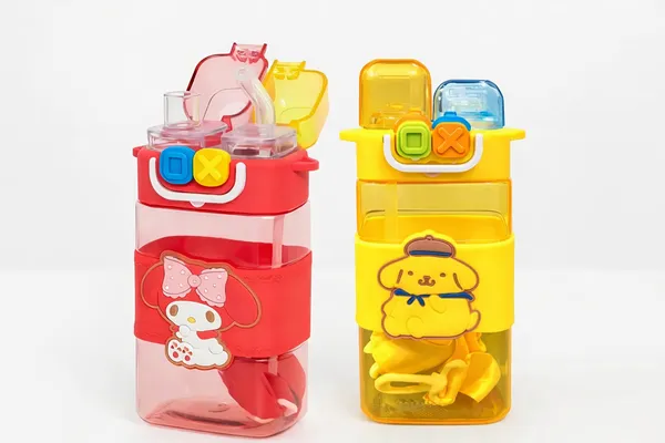 Pack_Of_2_Kids_Character_Water_Bottles_With_Straw_-_My_Melody_&_Pompompurin_Design