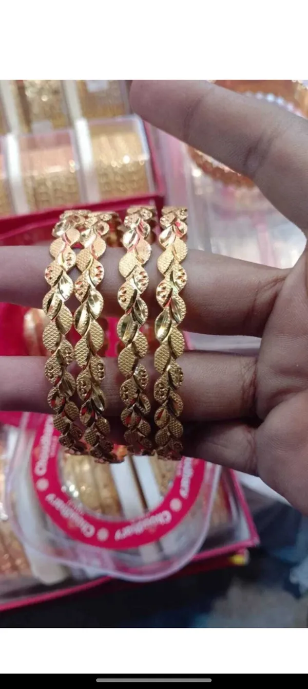 Gold-Plated_Leaf_Pattern_Designer_Bangles_Set_(Pack_Of_4)