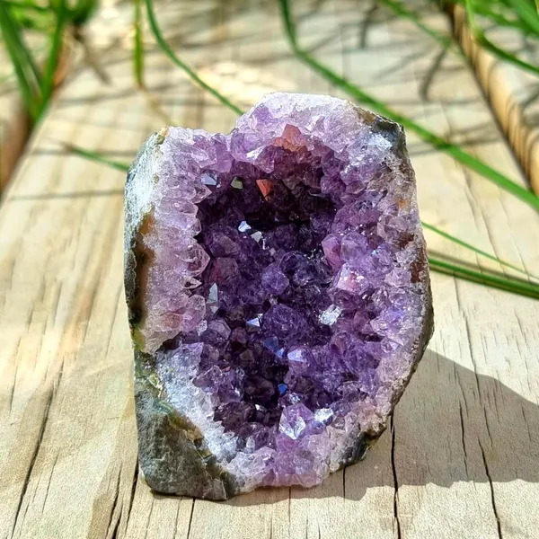 Natural_Amethyst_Crystal_Cluster_Deep_Purple_Geode_Stone_Powerful_Healing,_Protection_And_Energy_Purifier