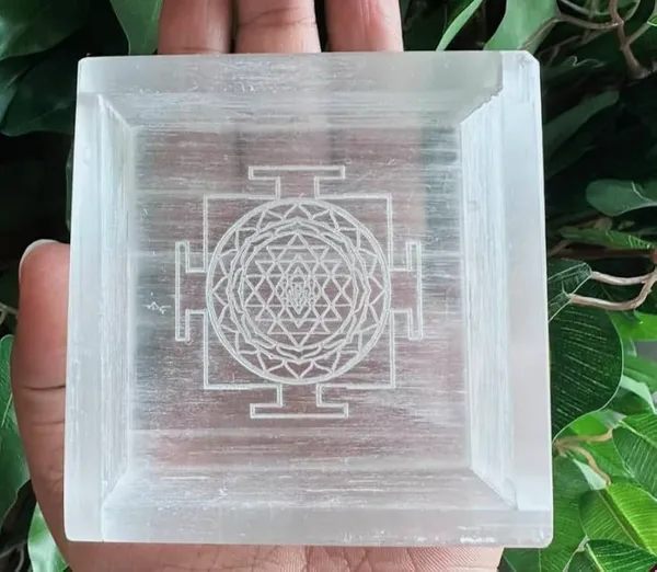 Selenite_Charging_Box_Cleanse,_Recharge_And_Amplify_Your_Crystals_Instantly