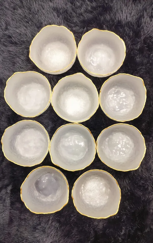 Moroccan_Selenite_Charging_Bowl_with_Gold_Rim_Cleanse,_Recharge_And_Amplify_Your_Crystals_Instantly