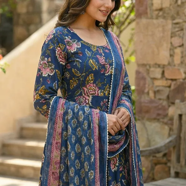 Blue_Elegant_Ethnic_Kurta_Set_With_Dupatta_For_Women