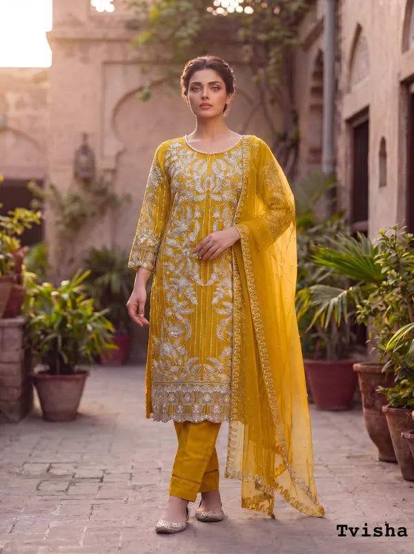 Yellow_Festive_Wedding_Religious_Ceremonies_Suit_Set_For_Women