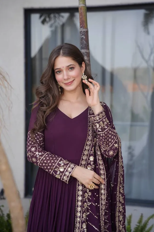 Violet_Luxury_Anarkali_Gown_For_Women