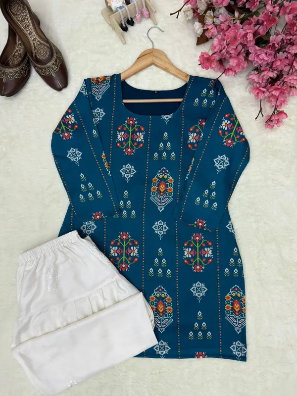 Blue_And_White_Elegant_Farshi_Maslin_Cotton_Co-Ord_Set_For_Women