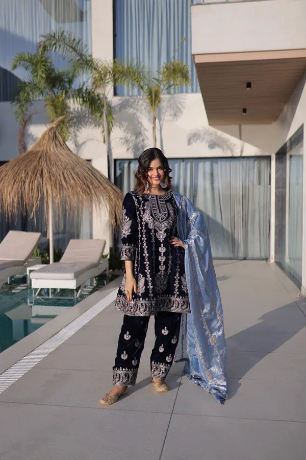 Black_Velvet_With_Rich_Zari_Dress_For_Women