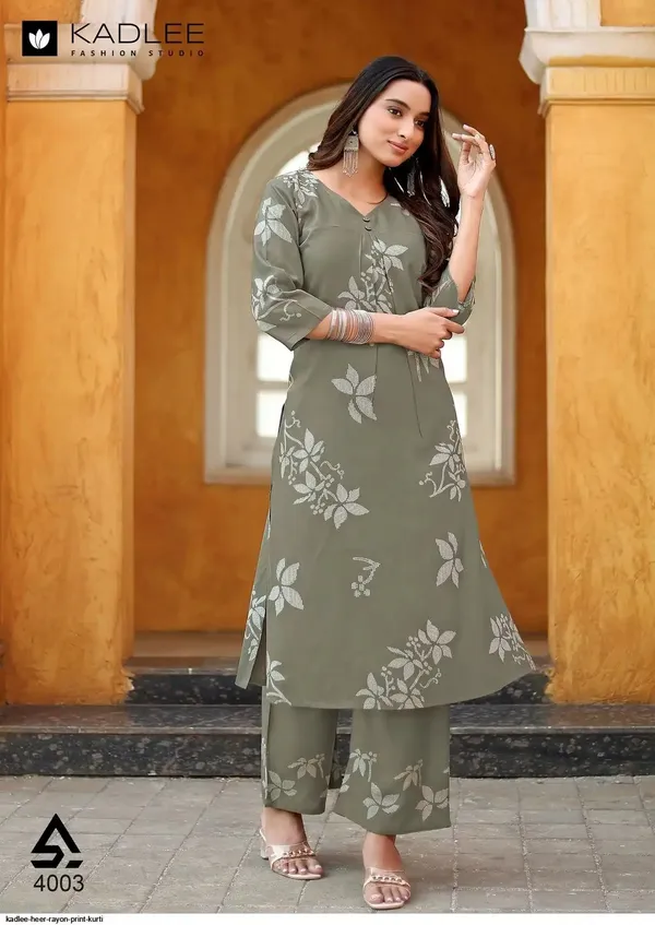 Grey_And_White_Premium_Designer_Kurta_And_Pant_Set_For_Women