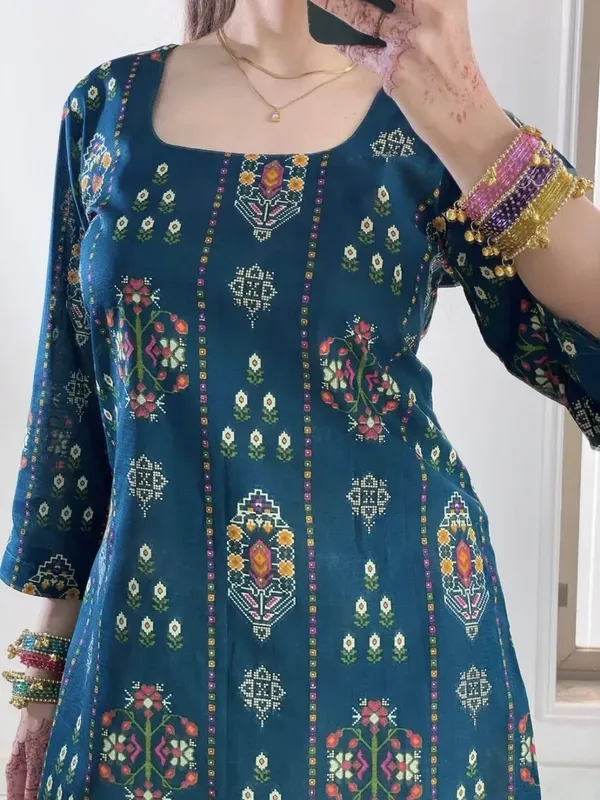 Blue_And_White_Elegant_Farshi_Maslin_Cotton_Co-Ord_Set_For_Women