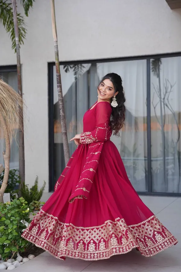 Pink_Anarkali_Gown_Dupatta_Set_For_Women