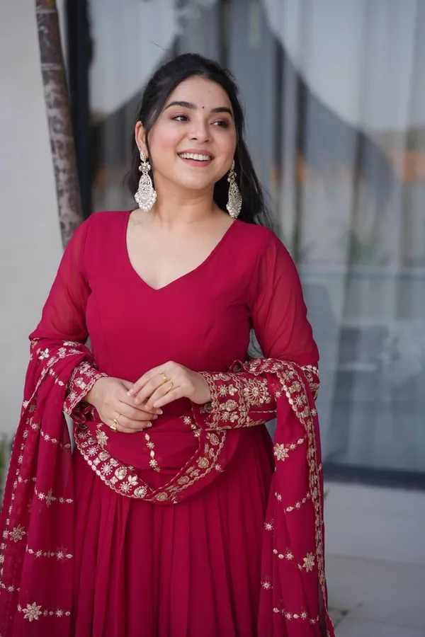 Pink_Anarkali_Gown_Dupatta_Set_For_Women