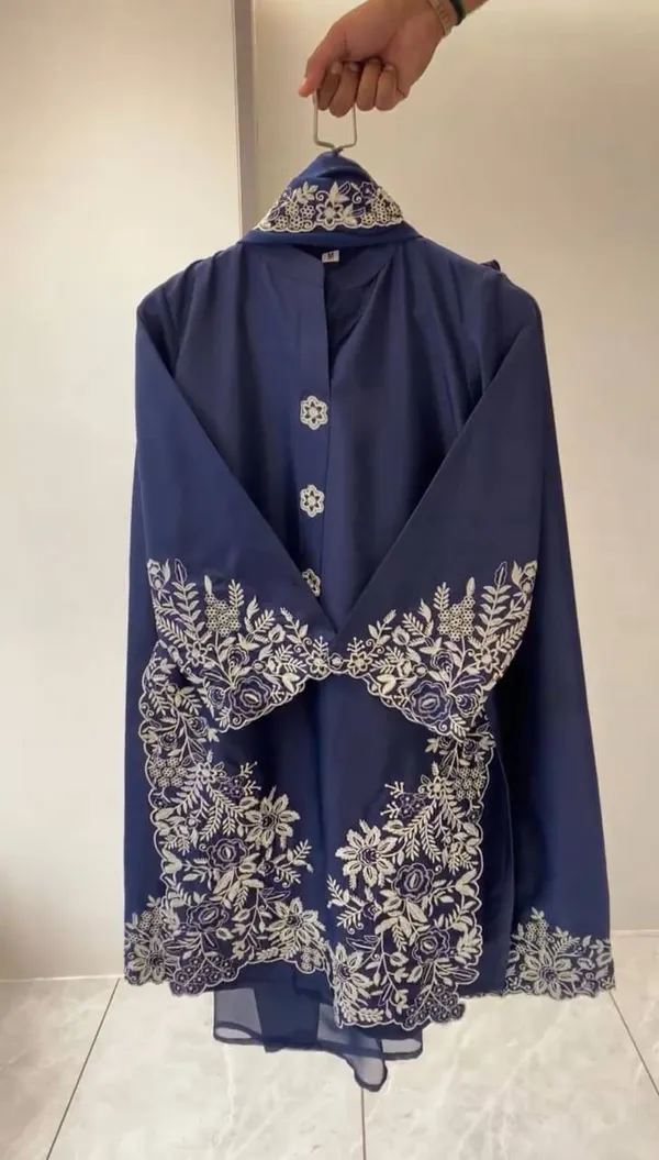 Crape_Silk_Pakistani_Suit_For_Women