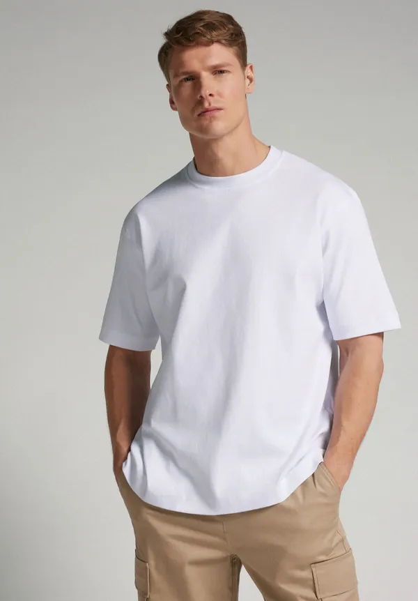 White_Premium_Cotton_Oversized_T-Shirt_For_Men