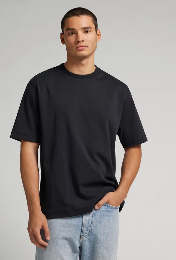 Black_Premium_Cotton_Oversized_T-Shirt_For_Men