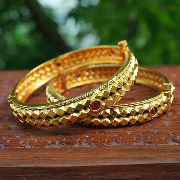2_layer_Ashtapilu_Tode/Bangles