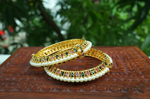 Gold_Premium_Pearl_Bangles_For_Women