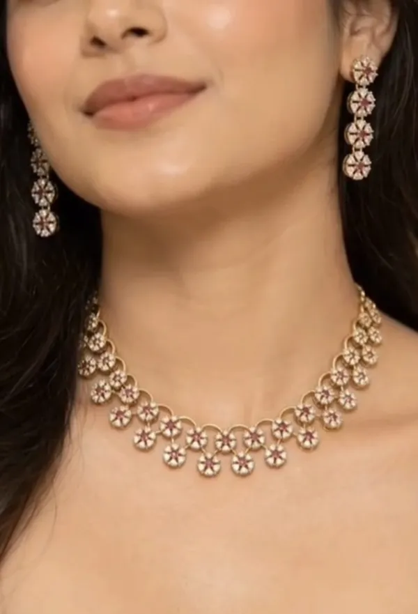 Glamourous_White_Stone_Floral_Necklace