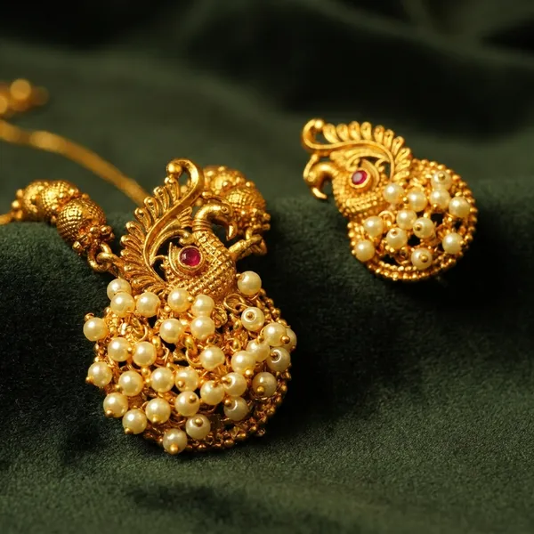 Gold_Premium_Copper_Mayur_Pearl_Necklace_For_Women
