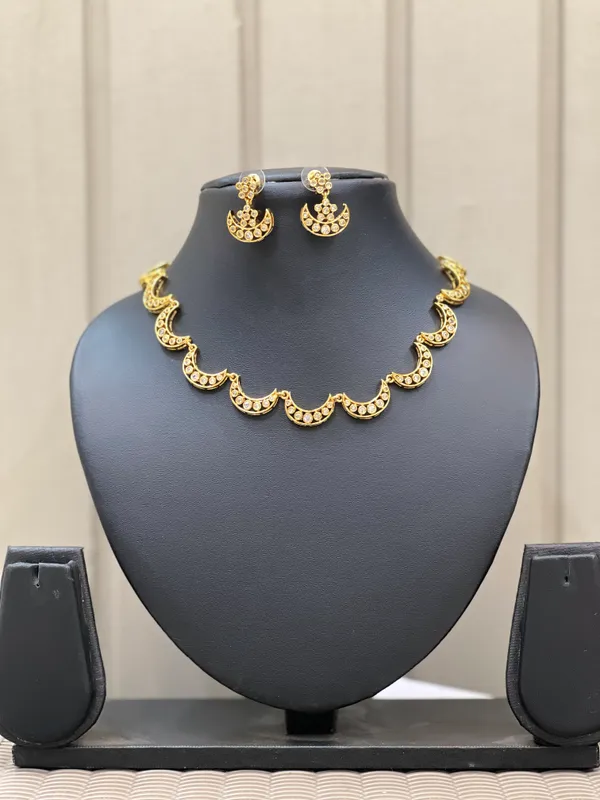 Women_Gold_Plated_Jewellery_Set