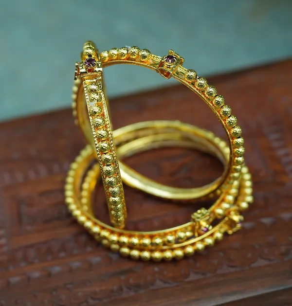 Gold_Premium_Pearl_Bangles_For_Women