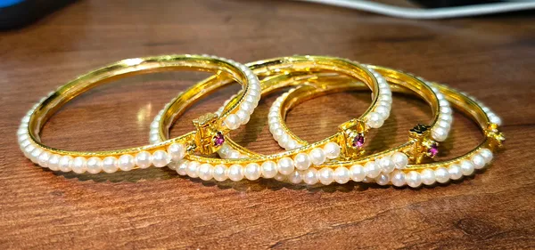 Gold_Premium_Pearl_Bangles_For_Women