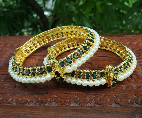 Gold_Premium_Pearl_Bangles_For_Women