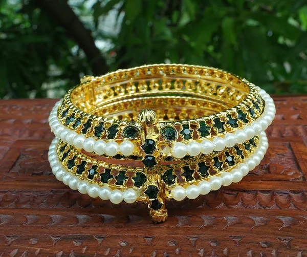 Gold_Premium_Pearl_Bangles_For_Women