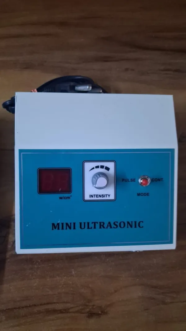 Mini_Ultrasonic_Therapy_Device_With_Intensity_Control_And_Digital_Display