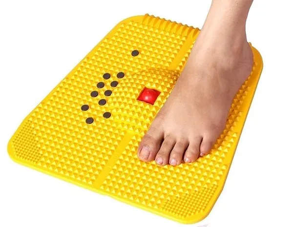 Acupressure_Foot_Mat_With_Magnetic_Pyramidal_Points_Foot_Reflexology_Stress_Relief_Plate_Improves_Blood_Circulation_Relieves_Heel_Knee_Sciatica_Pain_Health_Care_Massager_For_Daily_Therapy_Yellow