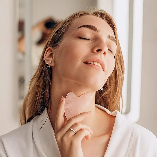 Rose_Quartz_Face_Roller_And_Gua_Sha_Set_Facial_Roller_For_Face_Neck_Eyes_Natural_Jade_Face_Massager_Tool_Skin_Care_Beauty_Roller_For_Puffiness_Relief_Lymphatic_Drainage_Tension_Relaxation_Pink