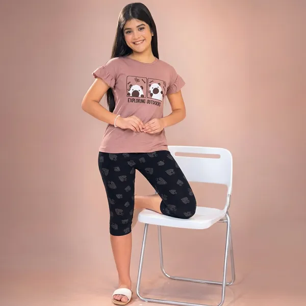 Mauve_And_Black_Hosiery_T-Shirt_And_Capri_Set_For_Women