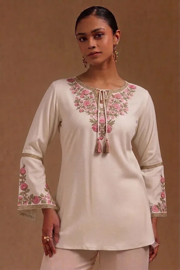 Elegant_Off_white_Embroidered_short_kurti_