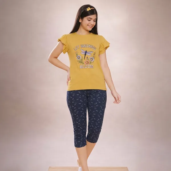 Yellow_Hosiery_T-Shirt_And_Capri_Set_For_Women