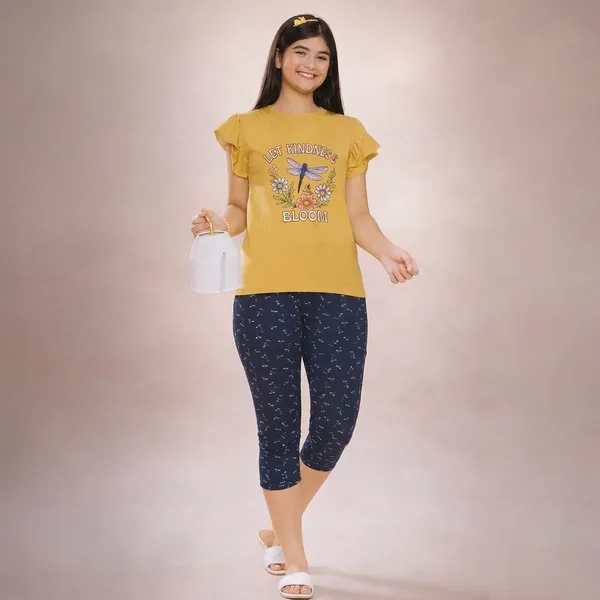 Yellow_Hosiery_T-Shirt_And_Capri_Set_For_Women