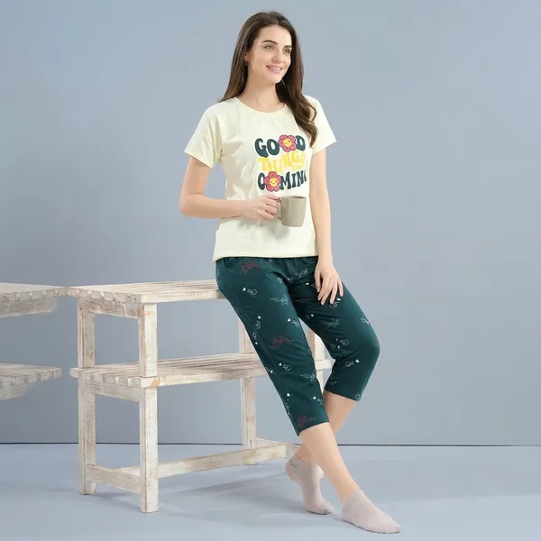 Yellow_And_Green_Hosiery_T-Shirt_And_Capri_Set_For_Women