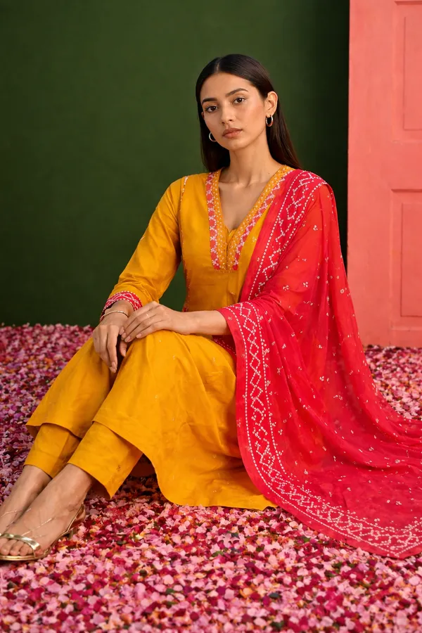 Mustard_Premium_Rayon_Kurta_Set_For_Women