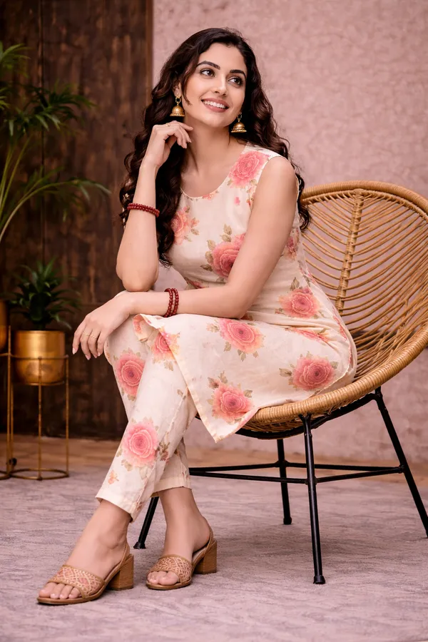 Cream_Rayon_Sleeveless_Floral_Print_Kurta_Set_For_Women