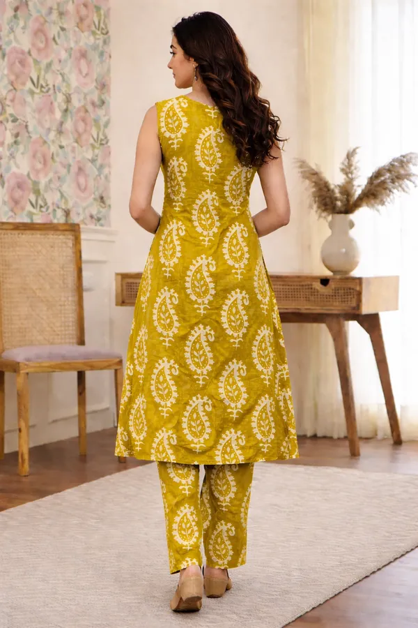 Mustard_Yellow_Cotton_Straight_Printed_Kurta_Set_For_Women