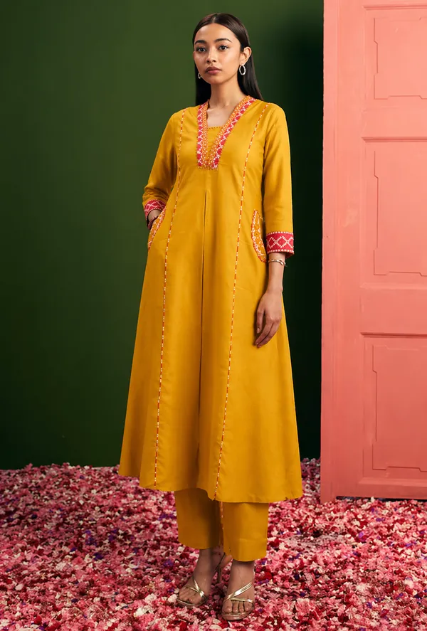 Mustard_Premium_Rayon_Kurta_Set_For_Women