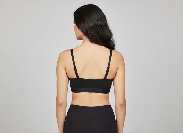 Black_Wireless_Adjustable_Strap_Bralette_For_Women