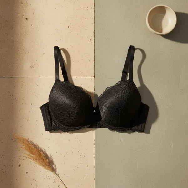 Black_Lace_Imported_Full_Coverage_Underwired_Bra_For_Women