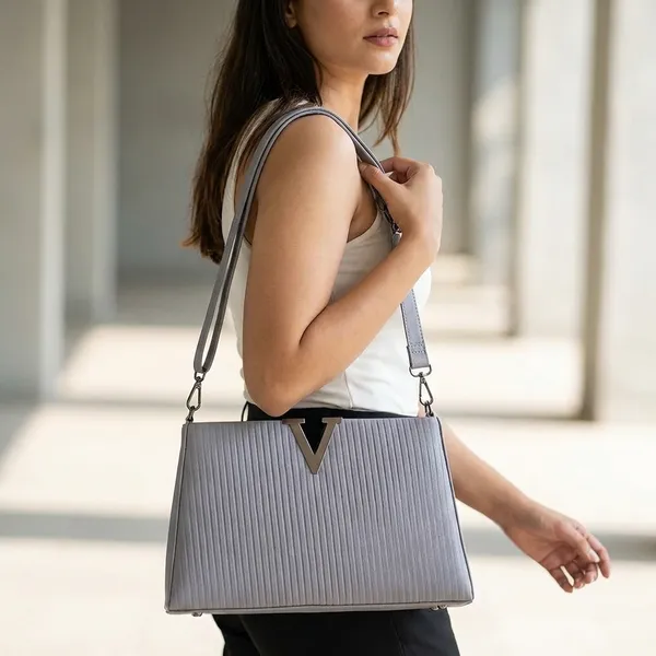 Grey_Textured_Handbag_With_Chain_Strap_And_Shoulder_Strap