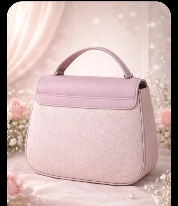 Pink_Heart_Clasp_Handbag_With_Embroidered_Floral_Design