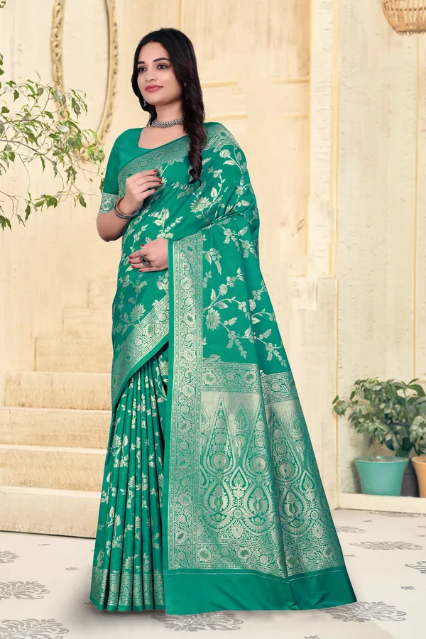Green_Banarasi_Silk_Saree_With_Golden_Zari_Work