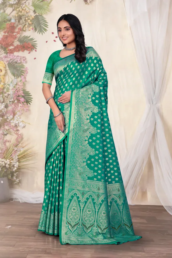 Traditional_Green_Banarasi_Silk_Saree_With_Golden_Zari_Work