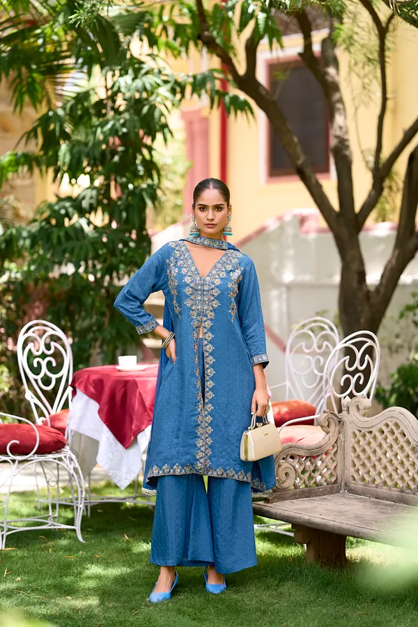 Aumira_women's_pure_muslin_zari_buttin_indo-western_with_plazzo_and_dupatta