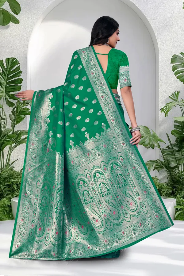 Banarasi_Silk_Saree_In_Green_With_Silver_Zari_Work