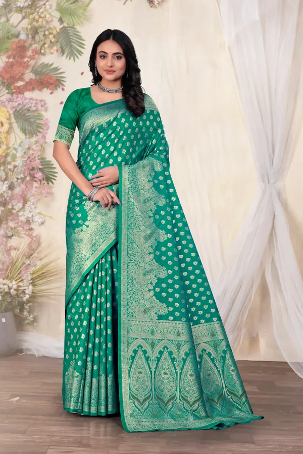 Traditional_Green_Banarasi_Silk_Saree_With_Golden_Zari_Work