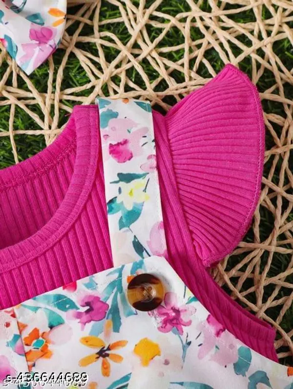 Pink_Cotton_Blend_Printed_T-Shirt_Dungaree_Set_For_Girls
